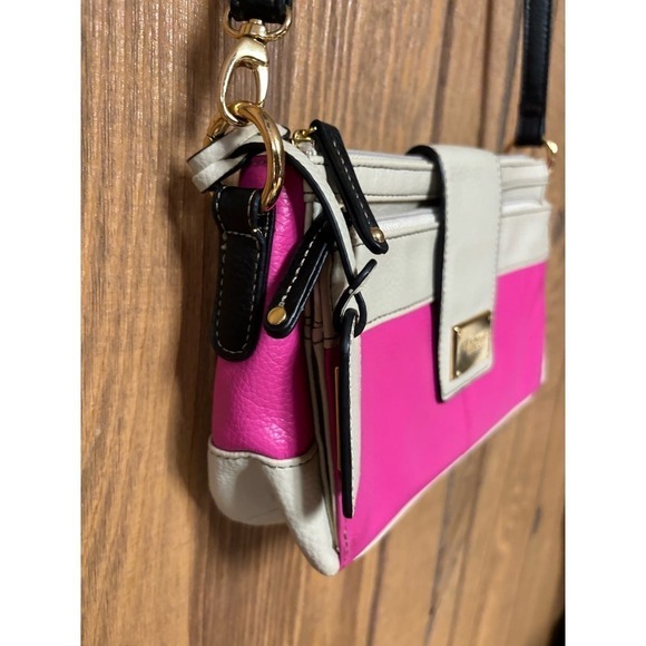 Tignanello pink and beige crossbody leather purse with plenty of storage pockets - Picture 4 of 10